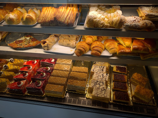 Pastelaria Meia De Leite no Canas de Senhorim, Viseu