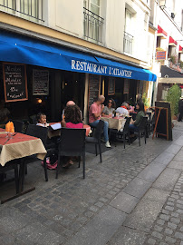 Atmosphère du Restaurant Le Grand Bleu de l'Atlantide à Paris - n°1