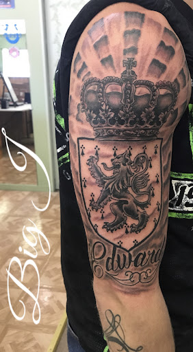 Explore katana tattoo ideas, creative tattoo ideas in Watervliet, available at Vivid Arts