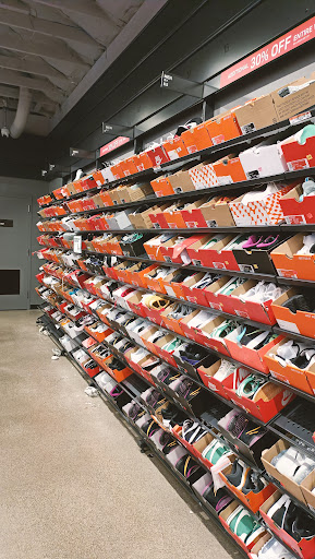 Shopping Mall «Woodbury Common Premium Outlets», reviews and photos, 498 Red Apple Ct, Central Valley, NY 10917, USA