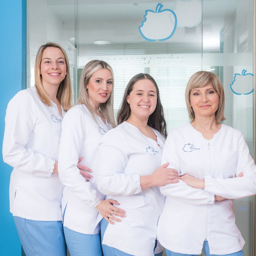 Clínica Dental Dra. Manzanares - Dentista en Murcia