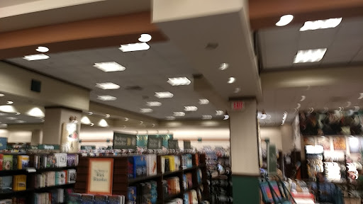 Book Store «Barnes & Noble», reviews and photos, 444 Broadway, Saugus, MA 01906, USA