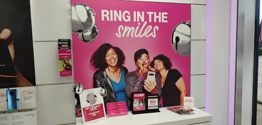 Cell Phone Store «T-Mobile», reviews and photos, 8303 Hwy 6 N, Houston, TX 77095, USA