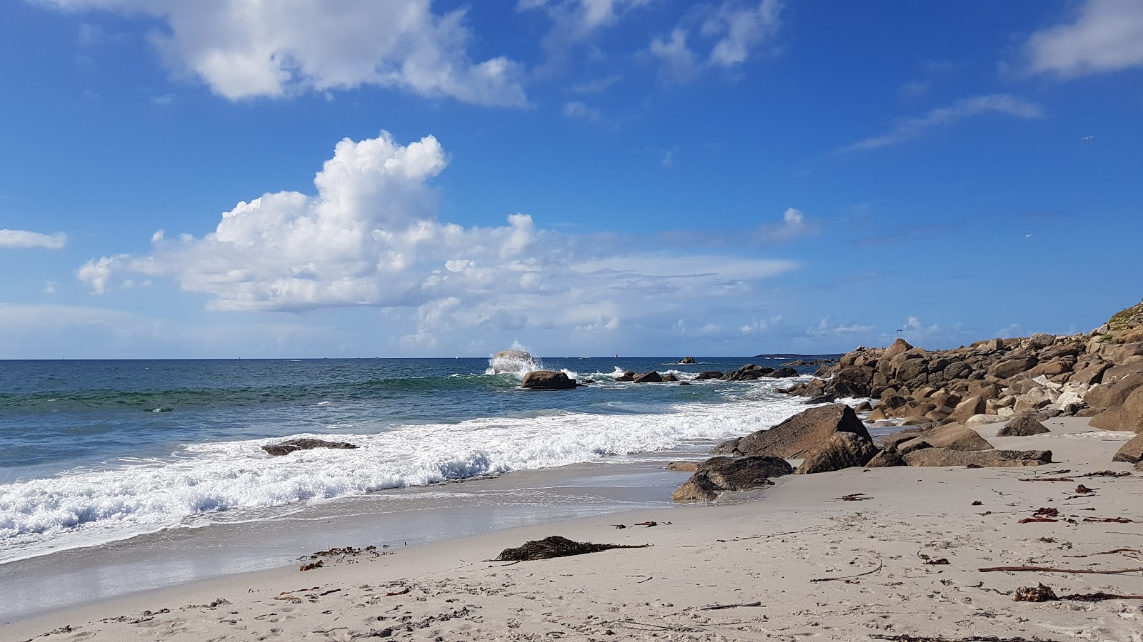 Valokuva Plage Du Gouerouista. puhtaustasolla korkea