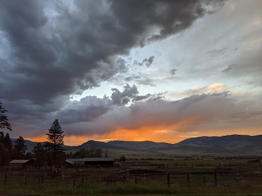 Lodge «Pine Creek Lodge», reviews and photos, 2496 E River Rd, Livingston, MT 59047, USA