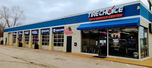 Auto Repair Shop «Autotire», reviews and photos, 85 Hilltop Village Center Dr, Eureka, MO 63025, USA