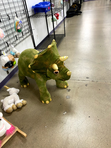 Clothing Store «Iron Springs Goodwill Retail Store & Donation Center», reviews and photos