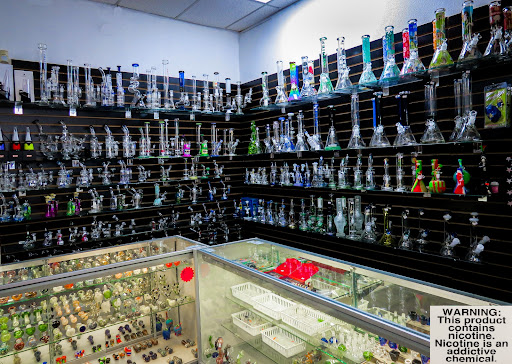 Tobacco Shop «Edmonds Smoke Shop», reviews and photos, 9794 Edmonds Way, Edmonds, WA 98020, USA