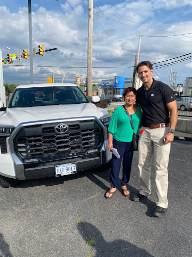 Toyota Dealer «Koons Arlington Toyota», reviews and photos, 4045 Lee Hwy, Arlington, VA 22207, USA