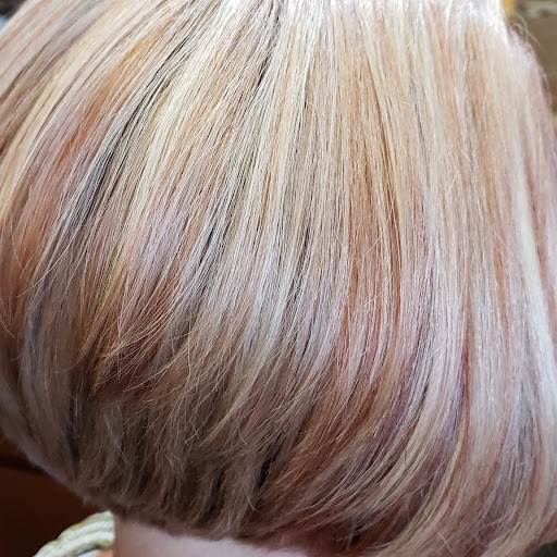 Hair Salon «4me Salon & Skincare (AVEDA Exclusive Salon)», reviews and photos, 6492 Edinger Ave, Huntington Beach, CA 92647, USA