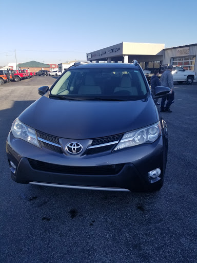 Car Dealer «Parkway Chrysler Inc», reviews and photos, 101 W 5th St, Benton, KY 42025, USA