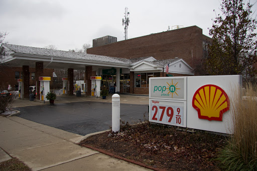 Lake Forest Shell, 193 E Deerpath Rd, Lake Forest, IL 60045, USA, 