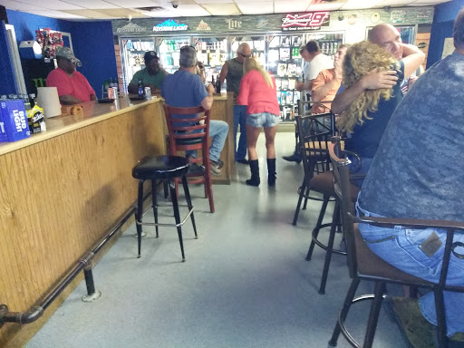 Liquor Store «County Line Liquor», reviews and photos, 15965 Dixie Hwy, Crittenden, KY 41030, USA