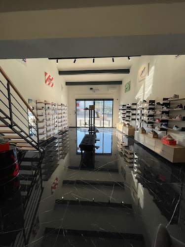 Magasin de chaussures Sneakers Addict Lunel