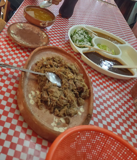 Barbacoa de Borrego Estilo Xochimilco