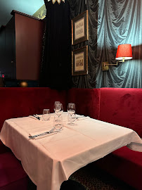 Atmosphère du Restaurant méditerranéen L'Empire du 8ème à Paris - n°10
