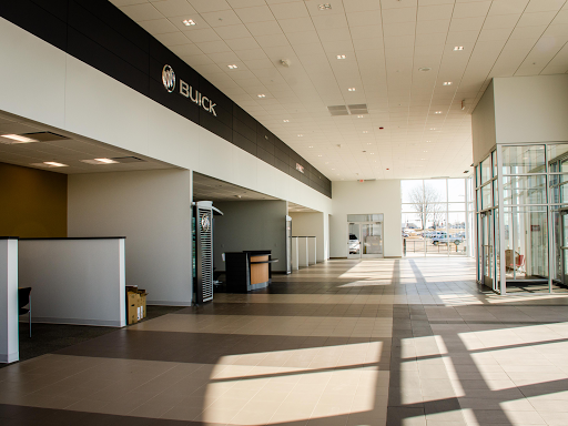 Car Dealer «McGrath Buick GMC Cadillac», reviews and photos, 1040 N Center Point Rd, Hiawatha, IA 52233, USA