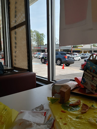 Shopping Mall «Aspen Hill Shopping Center», reviews and photos, 13661 Connecticut Ave, Silver Spring, MD 20906, USA