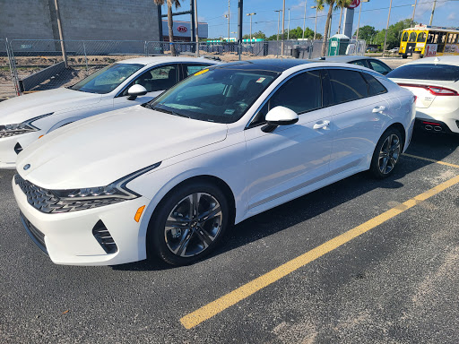 Car Dealer «Friendly Kia», reviews and photos, 5819 US-19, New Port Richey, FL 34652, USA