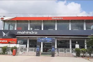 Mahindra Brajesh Automobiles - SUV & Commercial Vehicle Showroom image