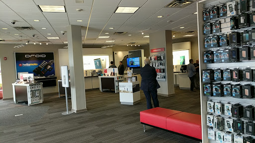 Cell Phone Store «Verizon», reviews and photos, 3433 Erie Blvd E, Syracuse, NY 13214, USA