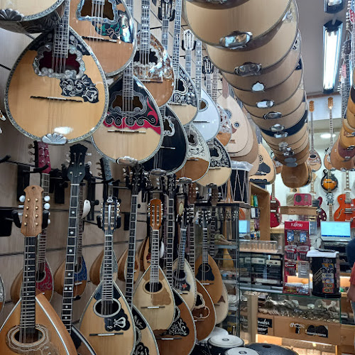 The Bouzouki Shop - Polydorou - Κατάστημα