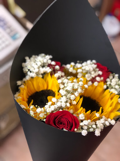 Florist «Rodriguez Flower Shop», reviews and photos, 120 N 10th St, McAllen, TX 78501, USA