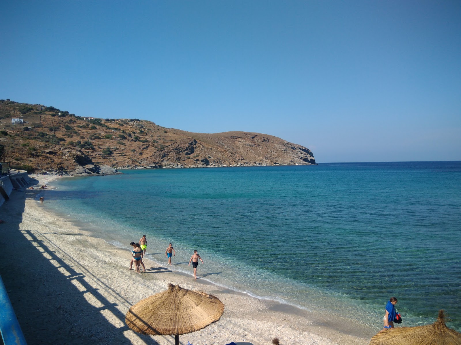 Foto di Gialia beach con una superficie del sabbia beige e ciottoli