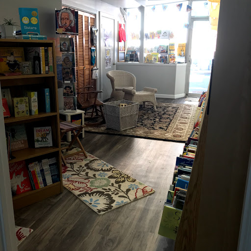 Book Store «Winchester Book Gallery», reviews and photos, 185 N Loudoun St, Winchester, VA 22601, USA