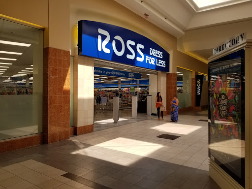 Shopping Mall «Golf Mill Shopping Center», reviews and photos, 239 Golf mill Center, Niles, IL 60714, USA