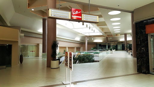 Shopping Mall «Vallco Shopping Mall», reviews and photos, 10123 N Wolfe Rd, Cupertino, CA 95014, USA