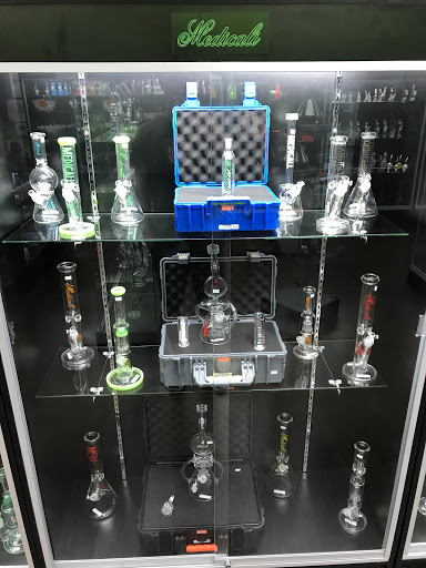 Tobacco Shop «Good Timez Smoke Shop Brandon», reviews and photos, 2108 W Brandon Blvd, Brandon, FL 33511, USA