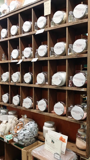 Grocery Store «Bear Foods Natural Market», reviews and photos, 125 E Woodin Ave, Chelan, WA 98816, USA