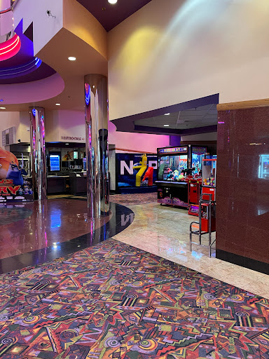 Movie Theater «Edwards Valencia 12 & IMAX», reviews and photos, 24435 Town Center Dr, Santa Clarita, CA 91355, USA