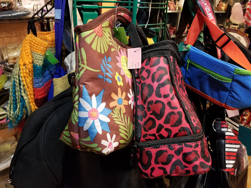 Thrift Store «Thrifty Nickel Tampa Thrift Store Re-Sale», reviews and photos, 7706 W Hillsborough Ave, Tampa, FL 33615, USA