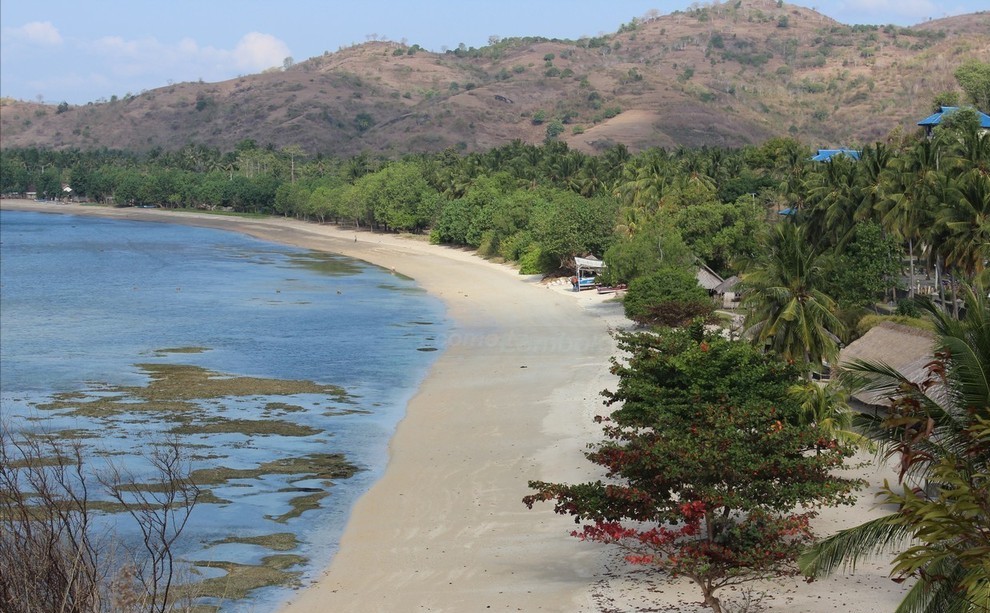 Sunset Bay Resort Beach'in fotoğrafı uçurumlarla desteklenmiş