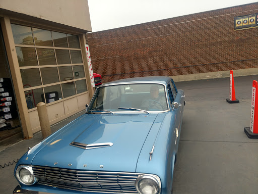 Tire Shop «Discount Tire», reviews and photos, 5505 South La Grange Road, Countryside, IL 60525, USA