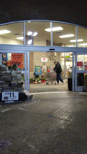 Grocery Store «Kroger Fresh Fare», reviews and photos, 8999 Macomb St, Grosse Ile Township, MI 48138, USA