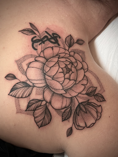 Explore large flower tattoo ideas, creative tattoo ideas in Grants Pass, available at Maya Wild Art