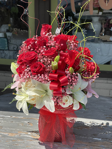 Florist «Country Cousins Flower shop», reviews and photos, 841 E Whittier Blvd, La Habra, CA 90631, USA