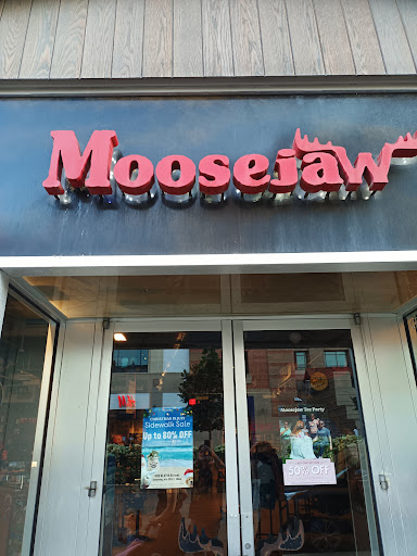 Outdoor Sports Store «Moosejaw», reviews and photos, 439 W 47th St, Kansas City, MO 64112, USA