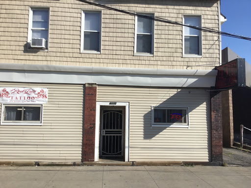 Tattoo Shop «Red Lion Tattoo Cleveland», reviews and photos, 4043 St Clair Ave, Cleveland, OH 44103, USA