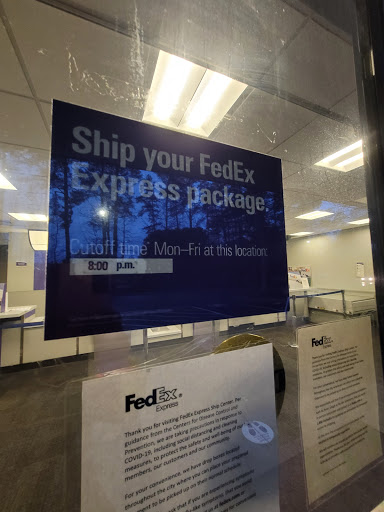 Shipping and Mailing Service «FedEx Ship Center», reviews and photos, 1525 Morrison Pkwy, Alpharetta, GA 30009, USA