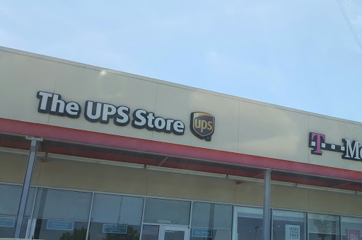 Shipping and Mailing Service «The UPS Store», reviews and photos, 10730 Potranco Rd #122, San Antonio, TX 78251, USA