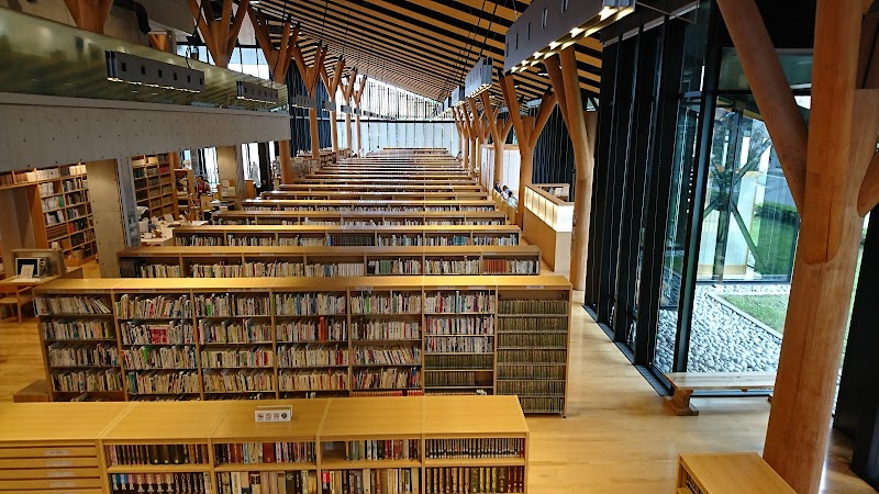 飯能市立図書館