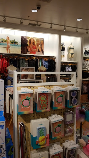 Fashion accessories store Arlington