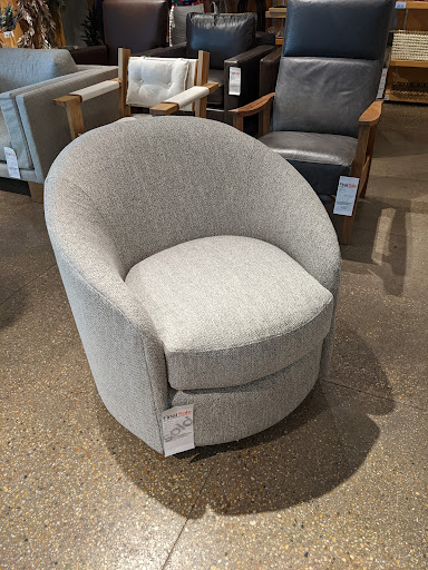 Furniture Store «Crate and Barrel Outlet», reviews and photos, 1700 Prince St, Alexandria, VA 22314, USA