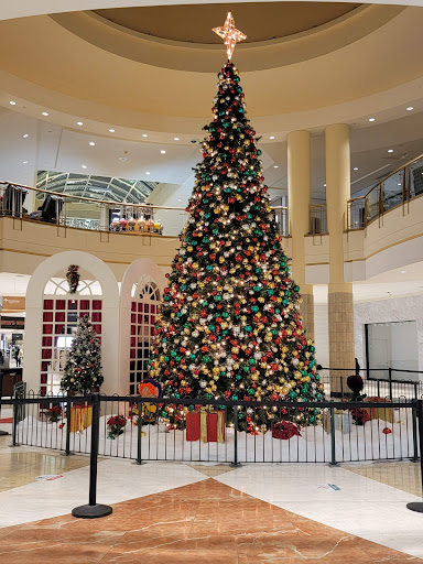 Shopping Mall «Livingston Mall», reviews and photos, 112 Eisenhower Pkwy, Livingston, NJ 07039, USA
