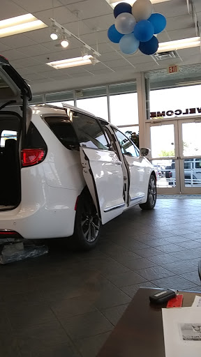 Car Dealer «Gator Chrysler Dodge Jeep», reviews and photos, 840 S Harbor City Blvd, Melbourne, FL 32901, USA