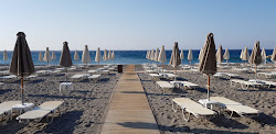 Katharada beach'in fotoğrafı imkanlar alanı